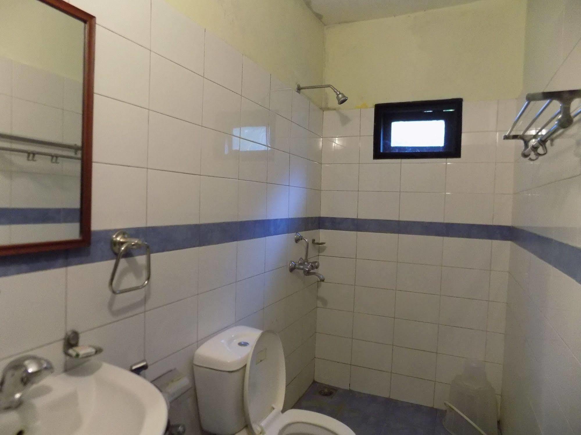 לינה וארוחת בוקר Kochi Elphinstone Residency מראה חיצוני תמונה