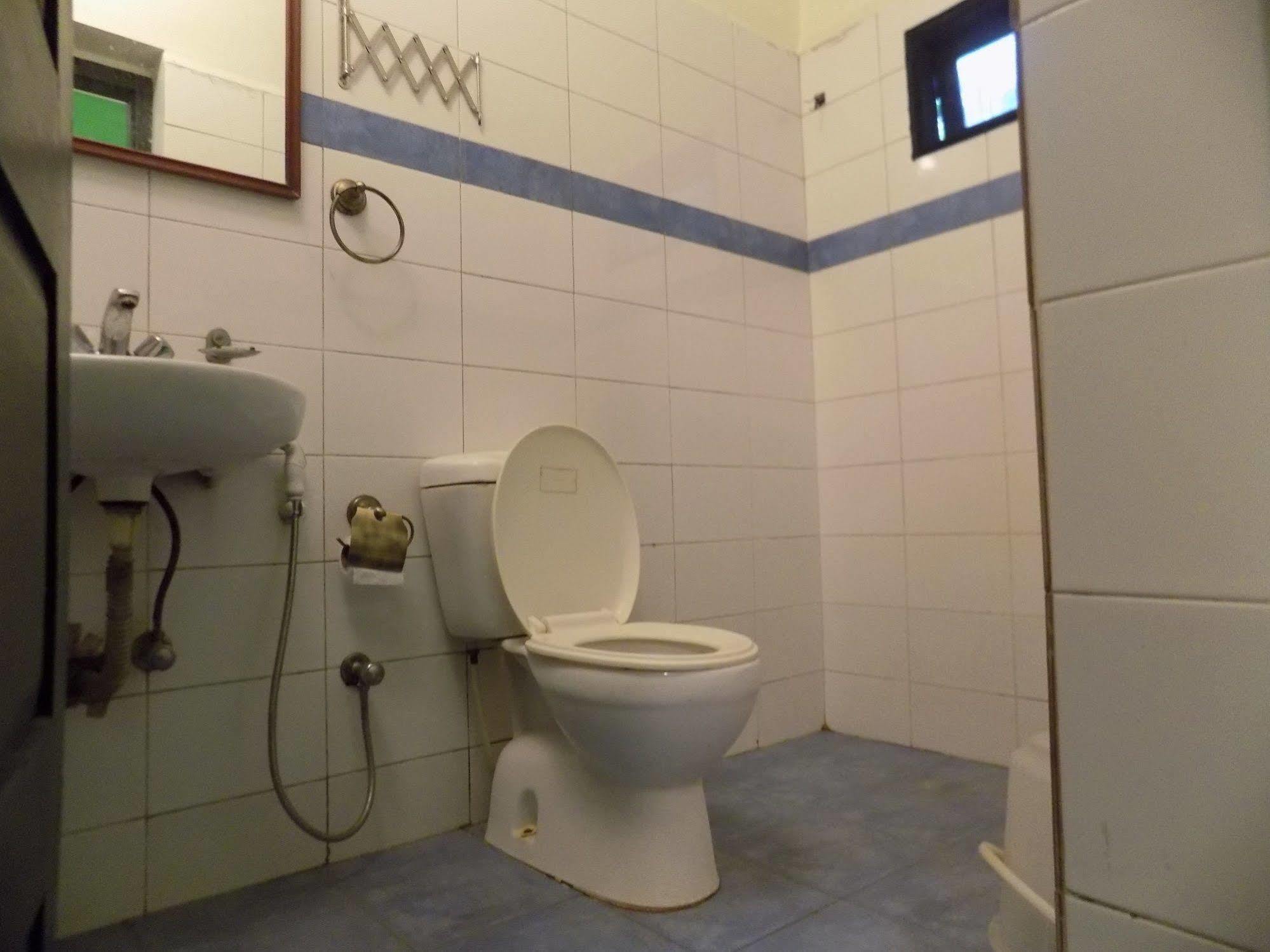 לינה וארוחת בוקר Kochi Elphinstone Residency מראה חיצוני תמונה