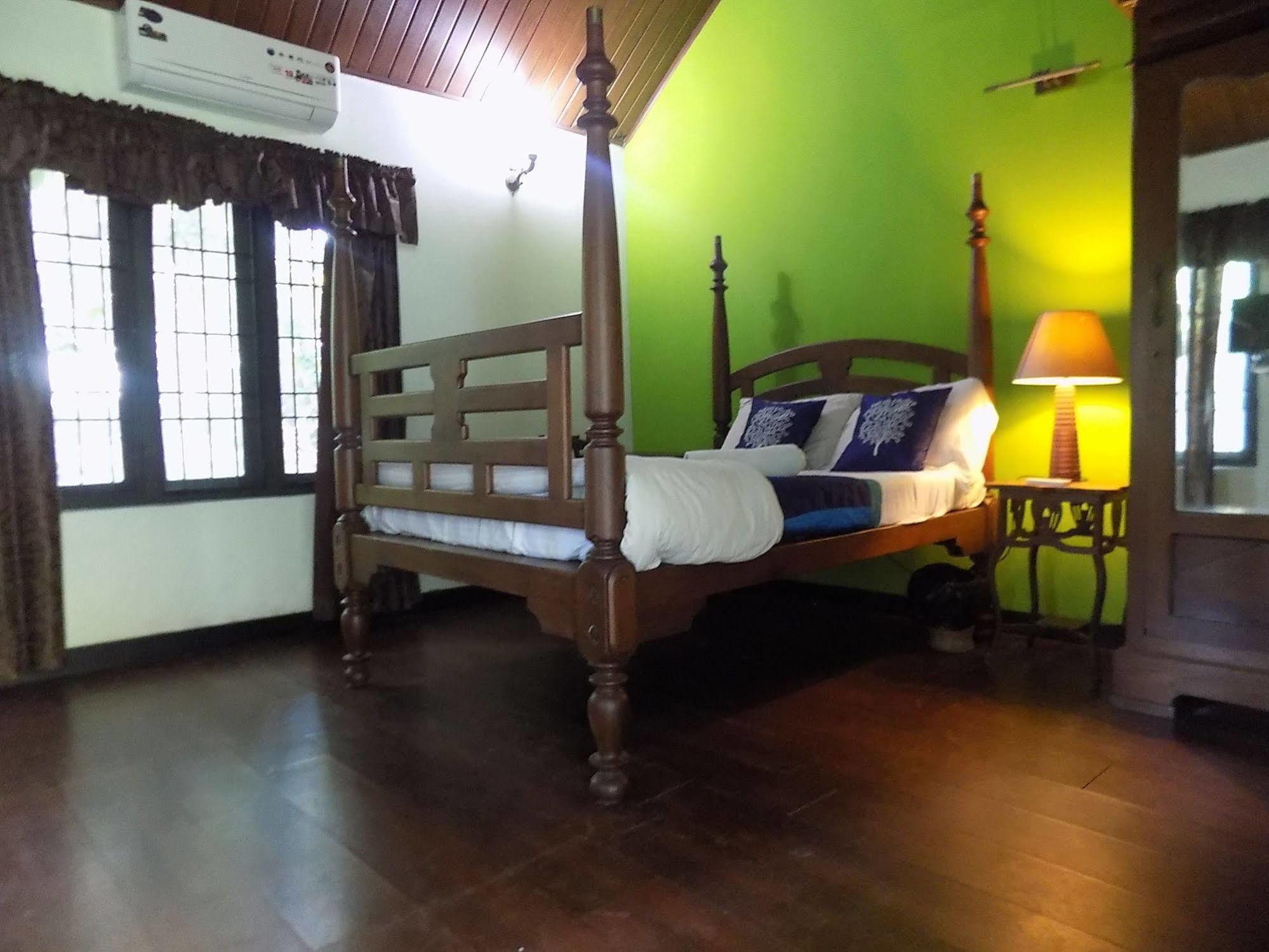 לינה וארוחת בוקר Kochi Elphinstone Residency מראה חיצוני תמונה