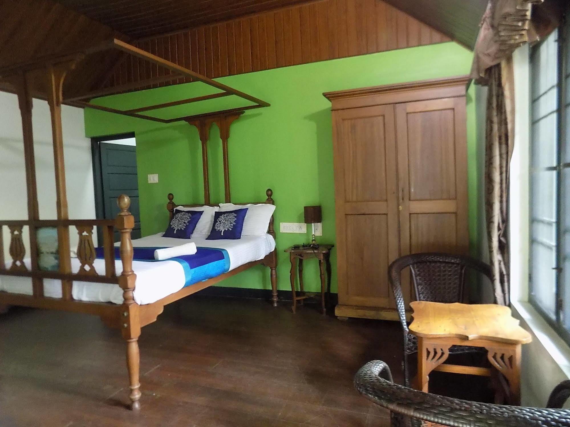לינה וארוחת בוקר Kochi Elphinstone Residency מראה חיצוני תמונה