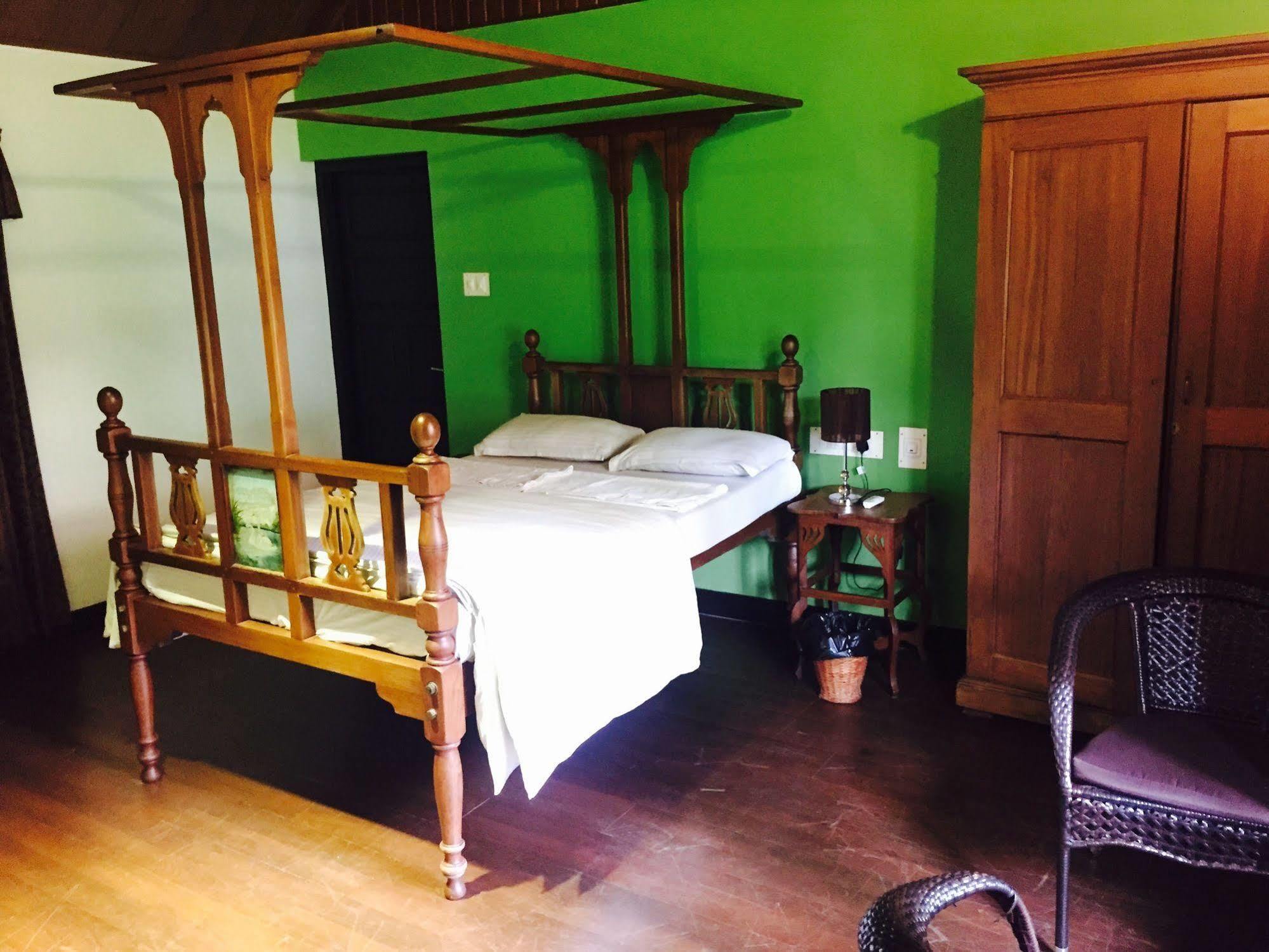 לינה וארוחת בוקר Kochi Elphinstone Residency מראה חיצוני תמונה