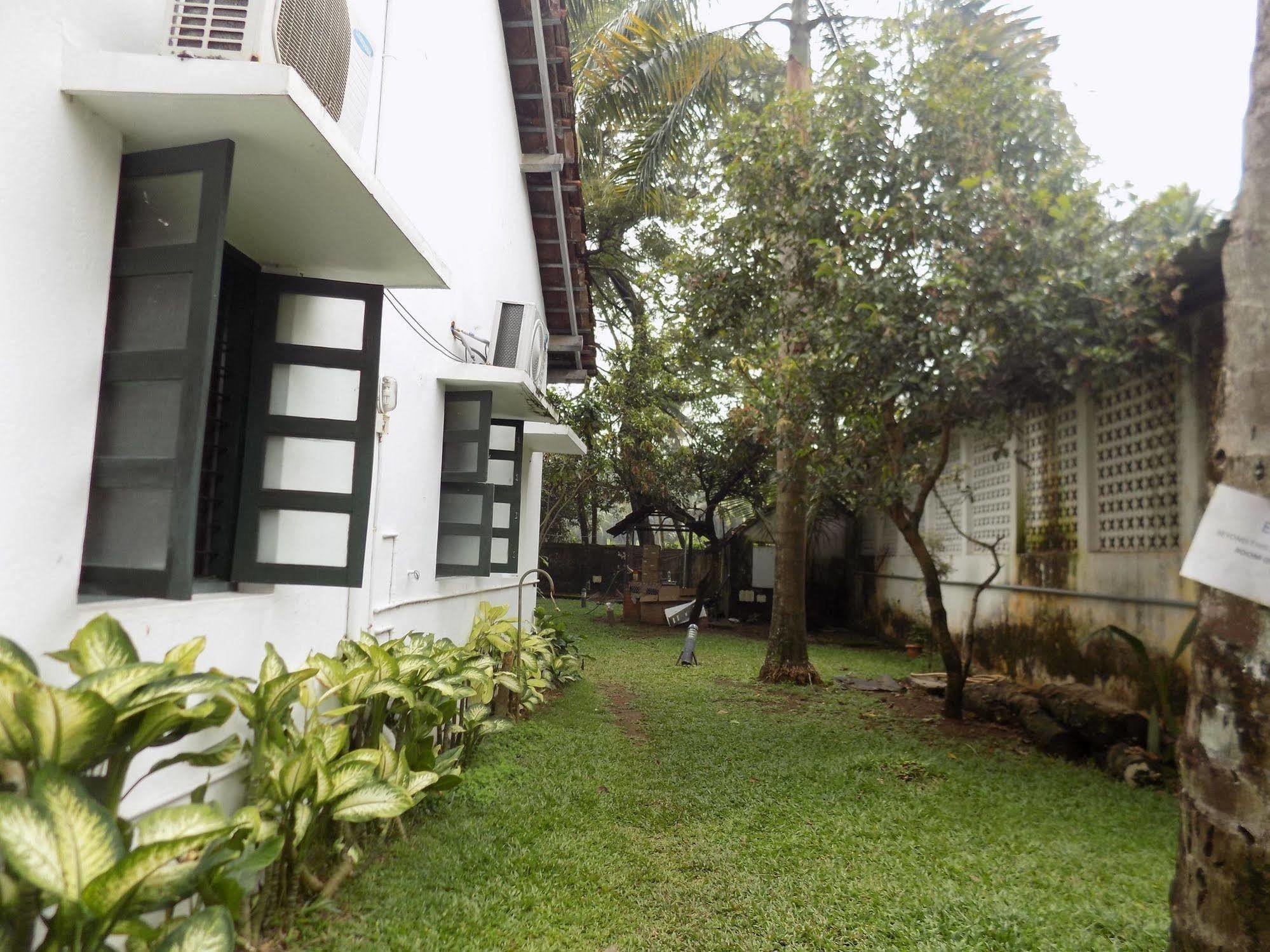 לינה וארוחת בוקר Kochi Elphinstone Residency מראה חיצוני תמונה
