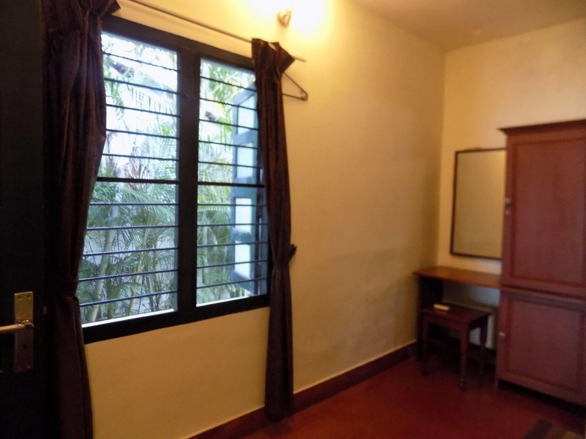 לינה וארוחת בוקר Kochi Elphinstone Residency מראה חיצוני תמונה